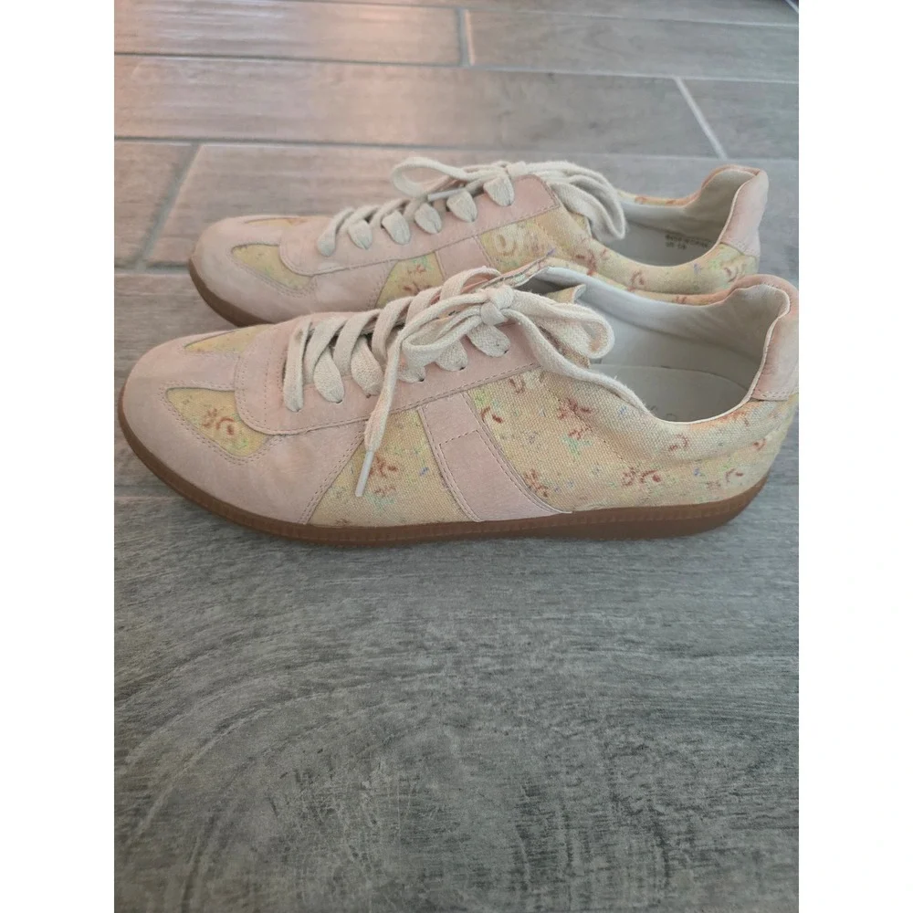 Oasis Society The‎ Noelle Sneakers Floral Pink Lace Women's Athletic Shoes Vegan